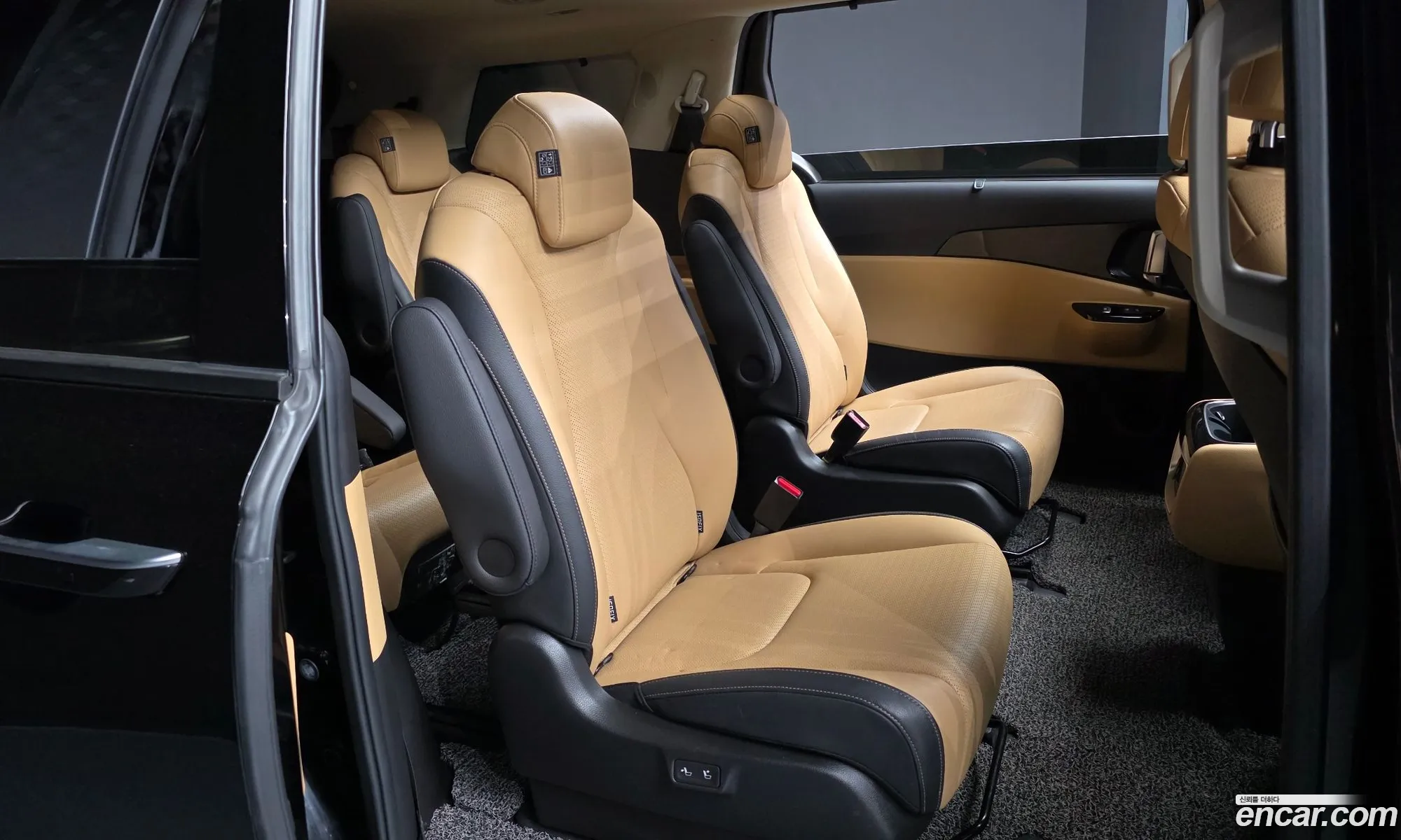 Kia Carnival 2021 — 14