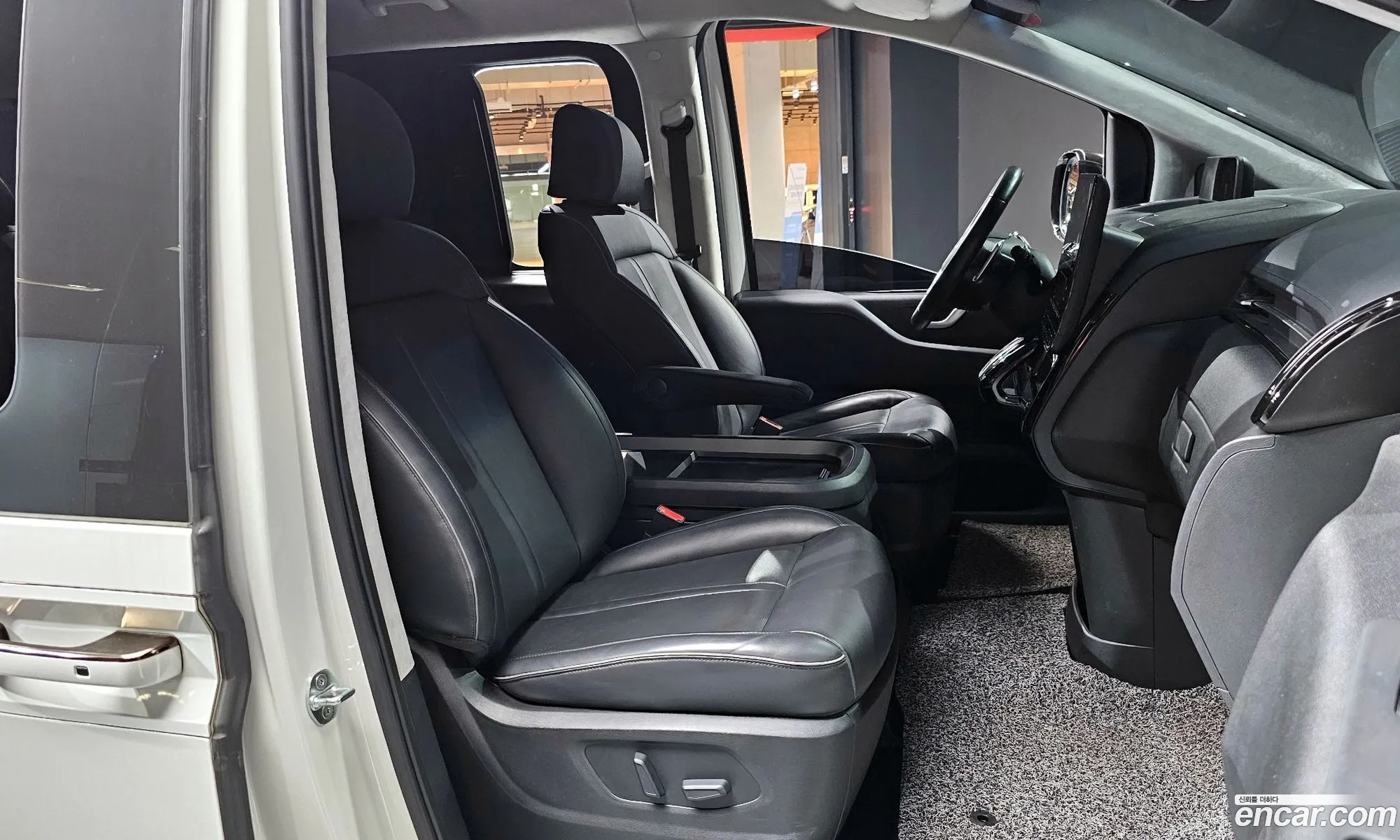 Hyundai Staria 2021 — 16