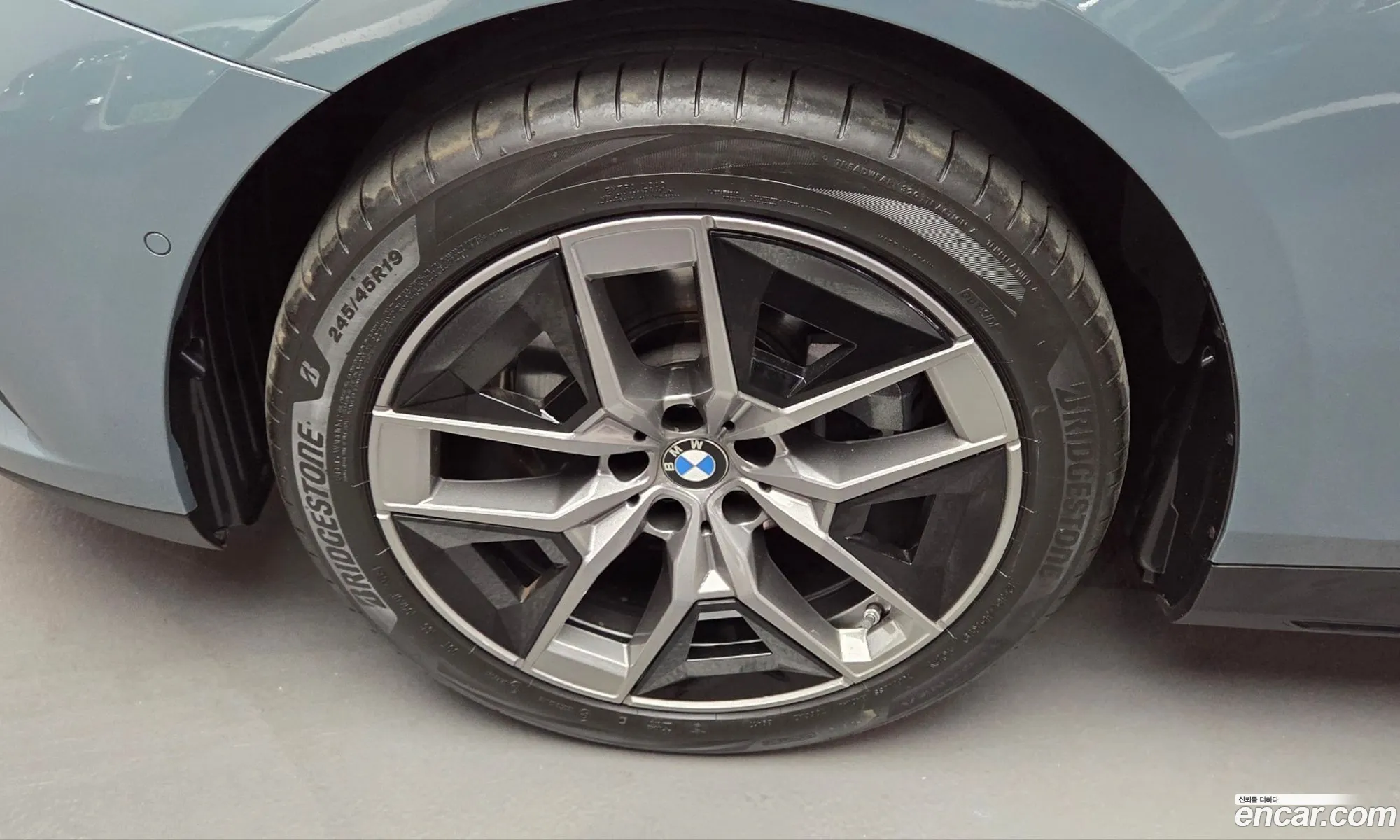 BMW 5 Series 2025 — 5