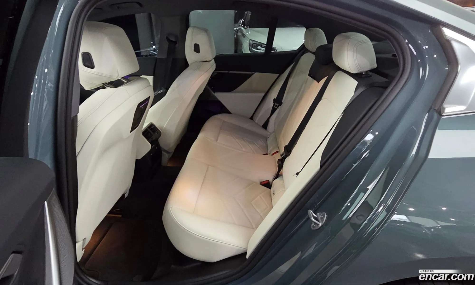 BMW 5 Series 2025 — 3