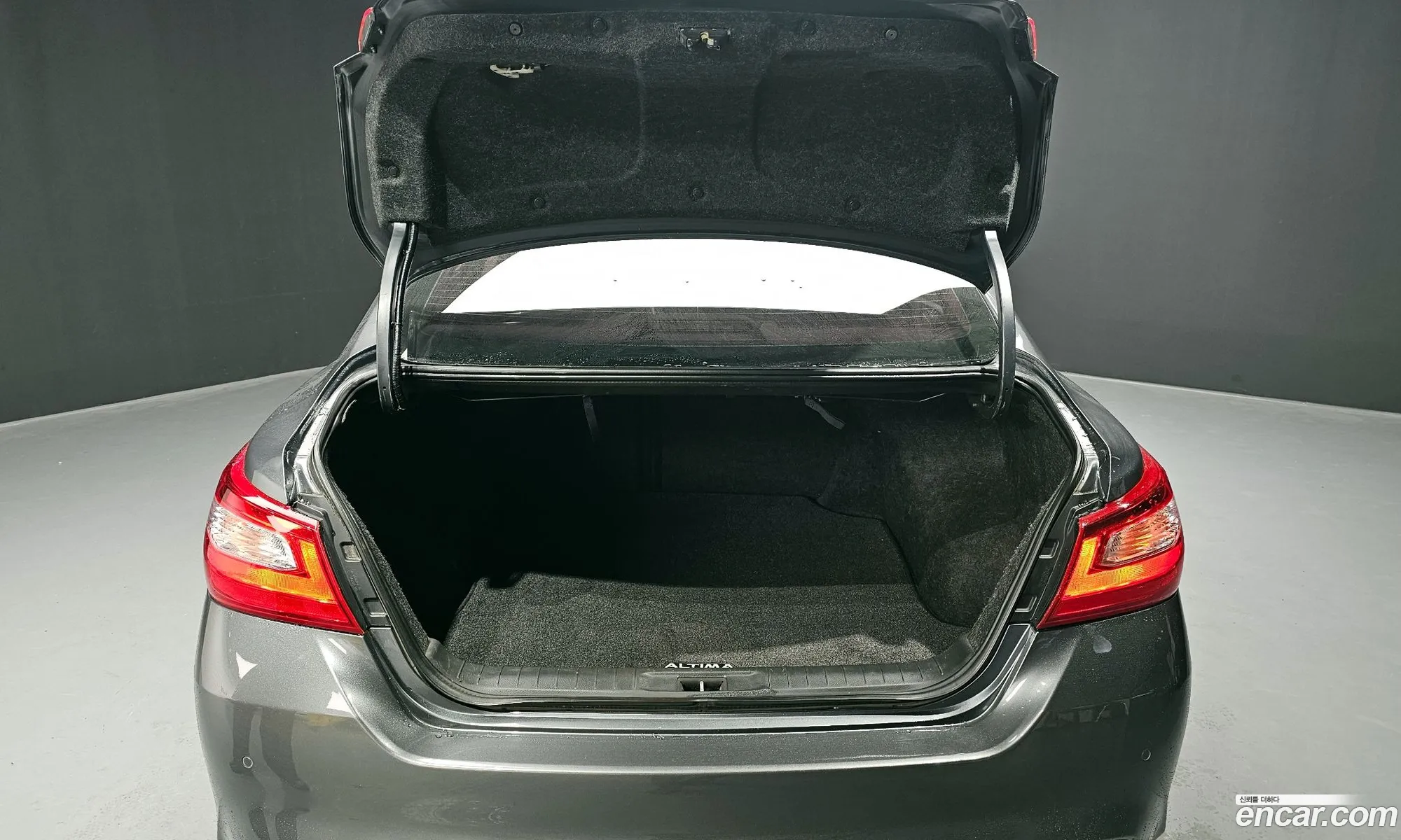 Nissan Altima 2017 1N4AL3AP5HC485261 — 7