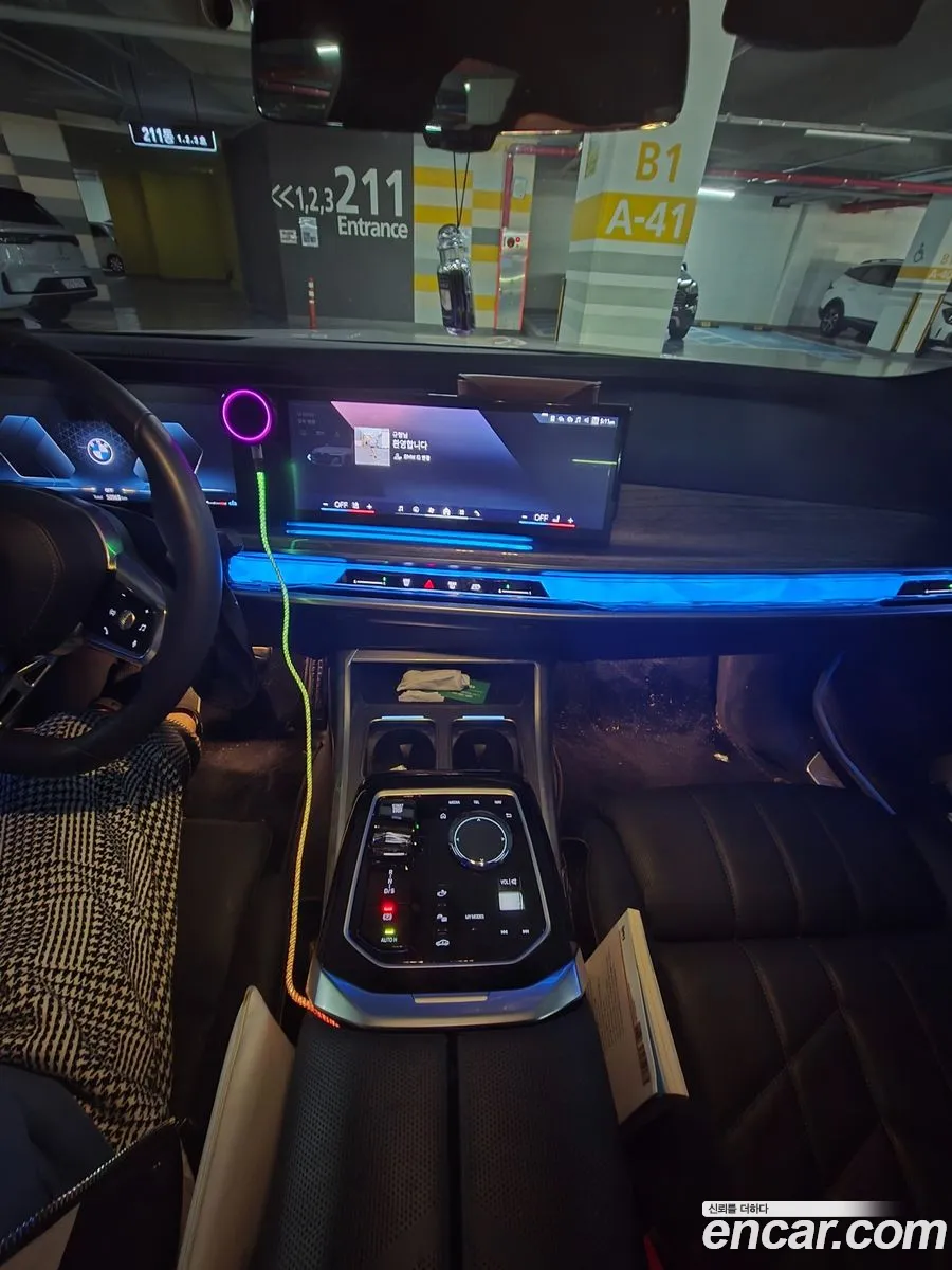 BMW 7 Series 2024 — 8