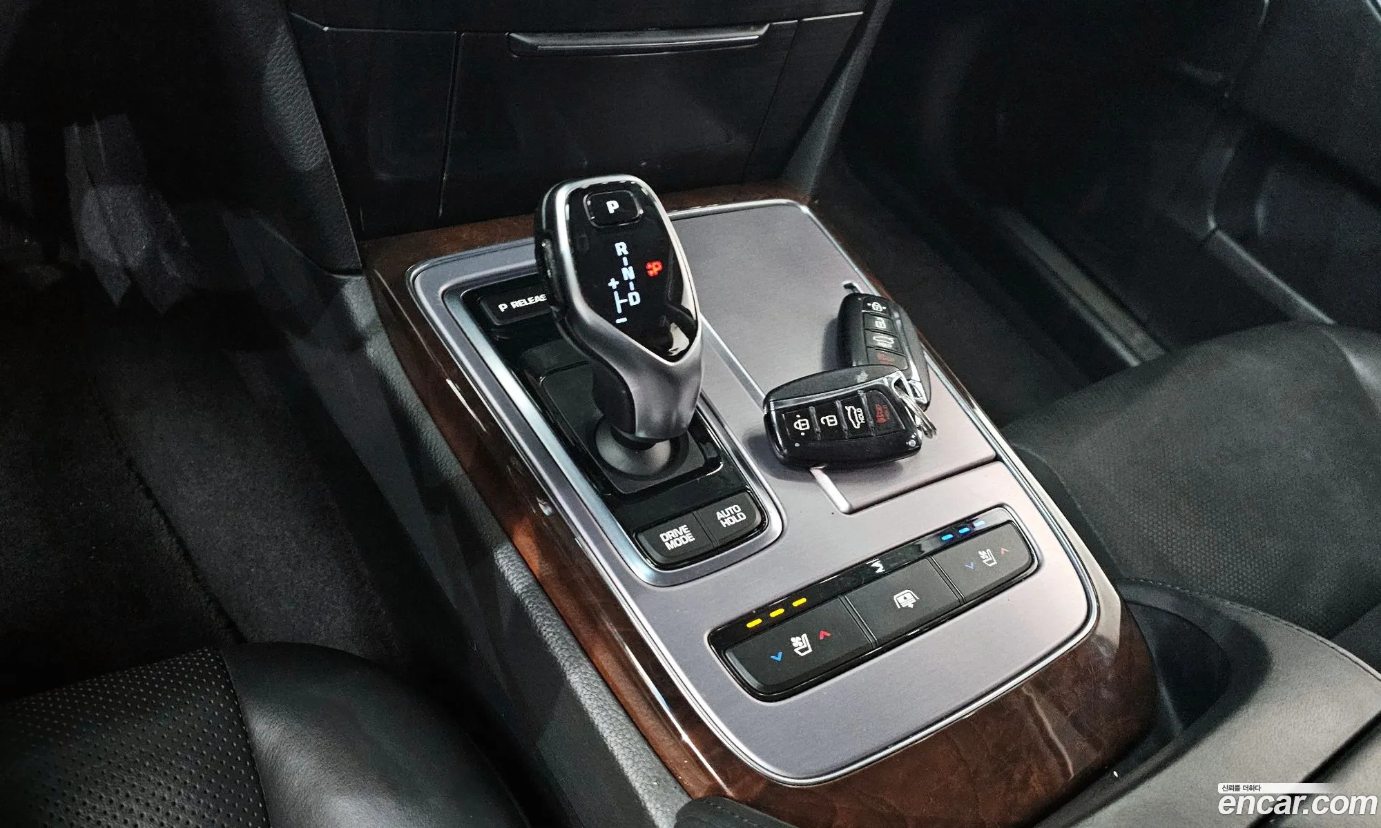 Hyundai Equus 2013 — 27