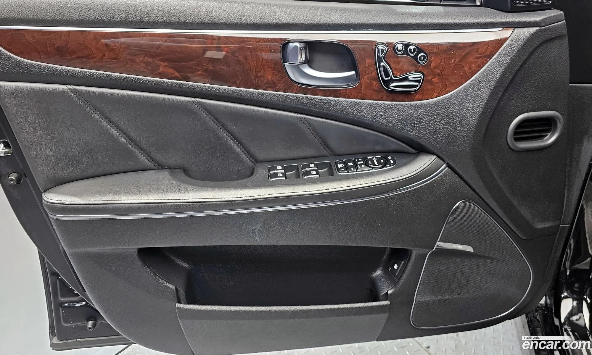 Hyundai Equus 2013 — 12