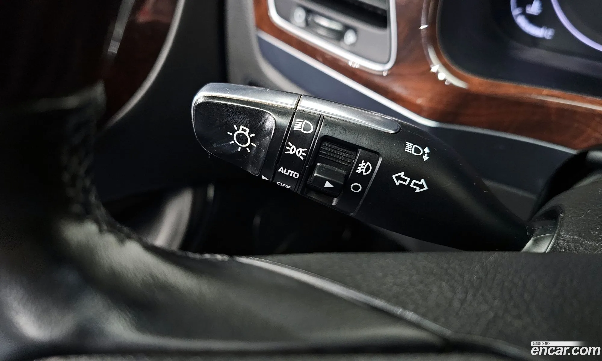 Hyundai Equus 2013 — 23