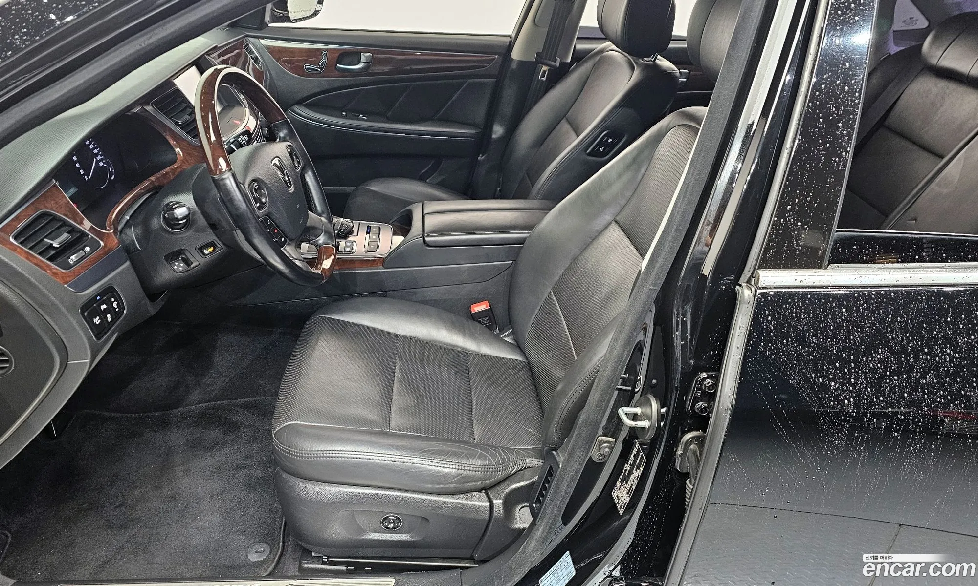 Hyundai Equus 2013 — 19