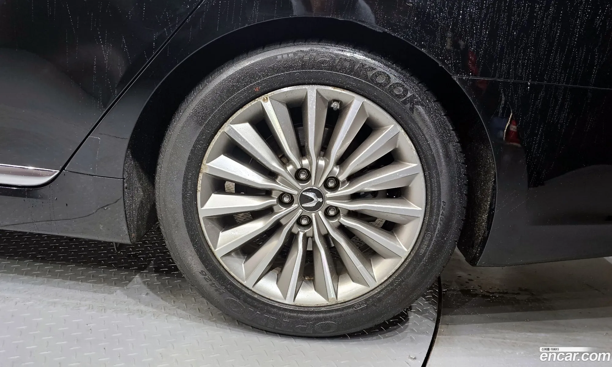 Hyundai Equus 2013 — 17
