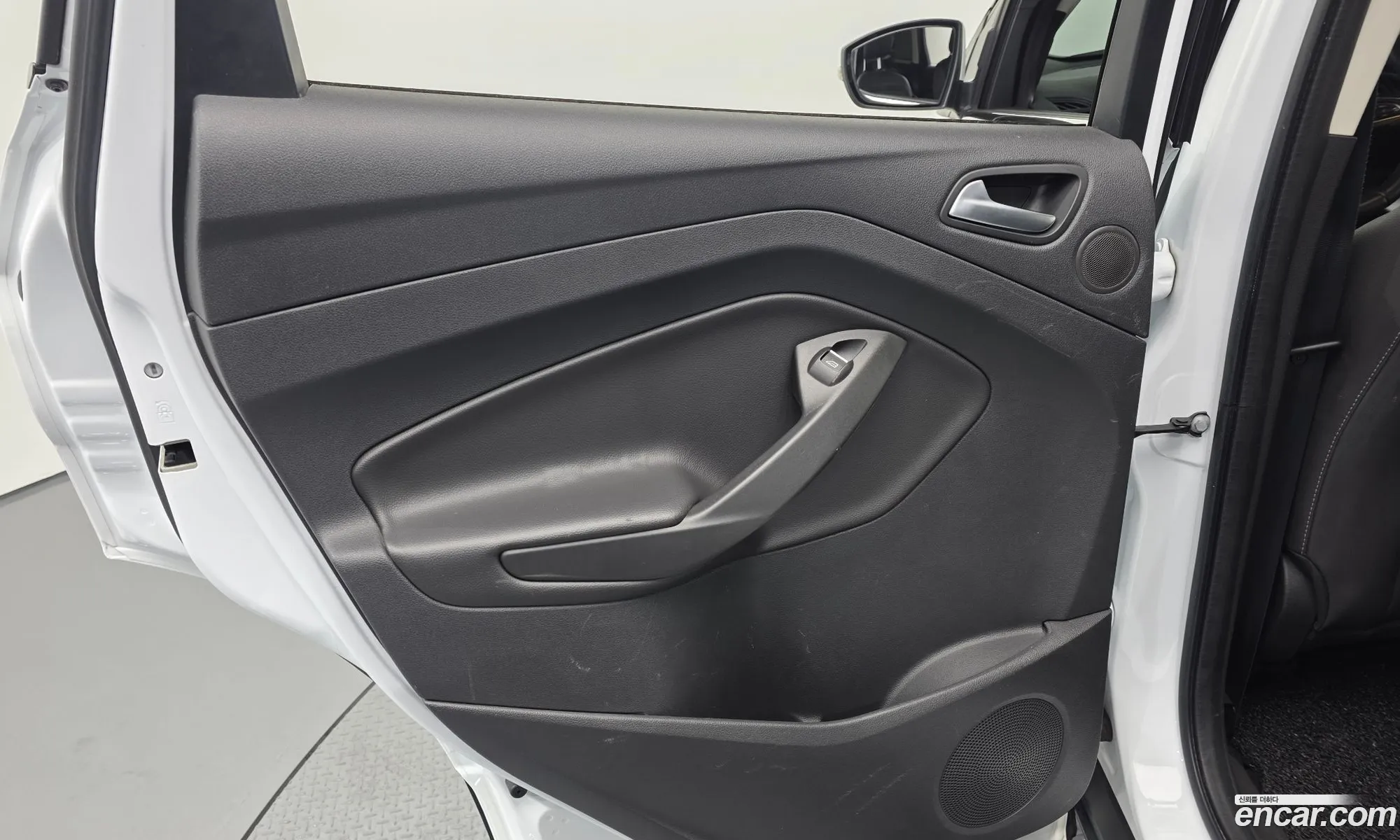 Ford Kuga 2017 WF0AXXWPMHHA54604 — 8