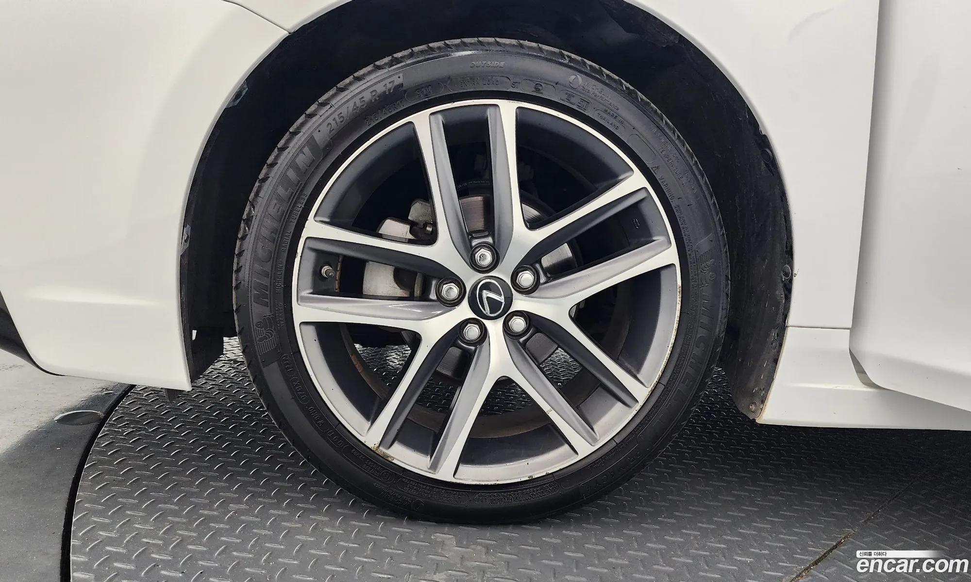 Lexus CT200h 2016 JTHKD5BH4H2281716 — 16