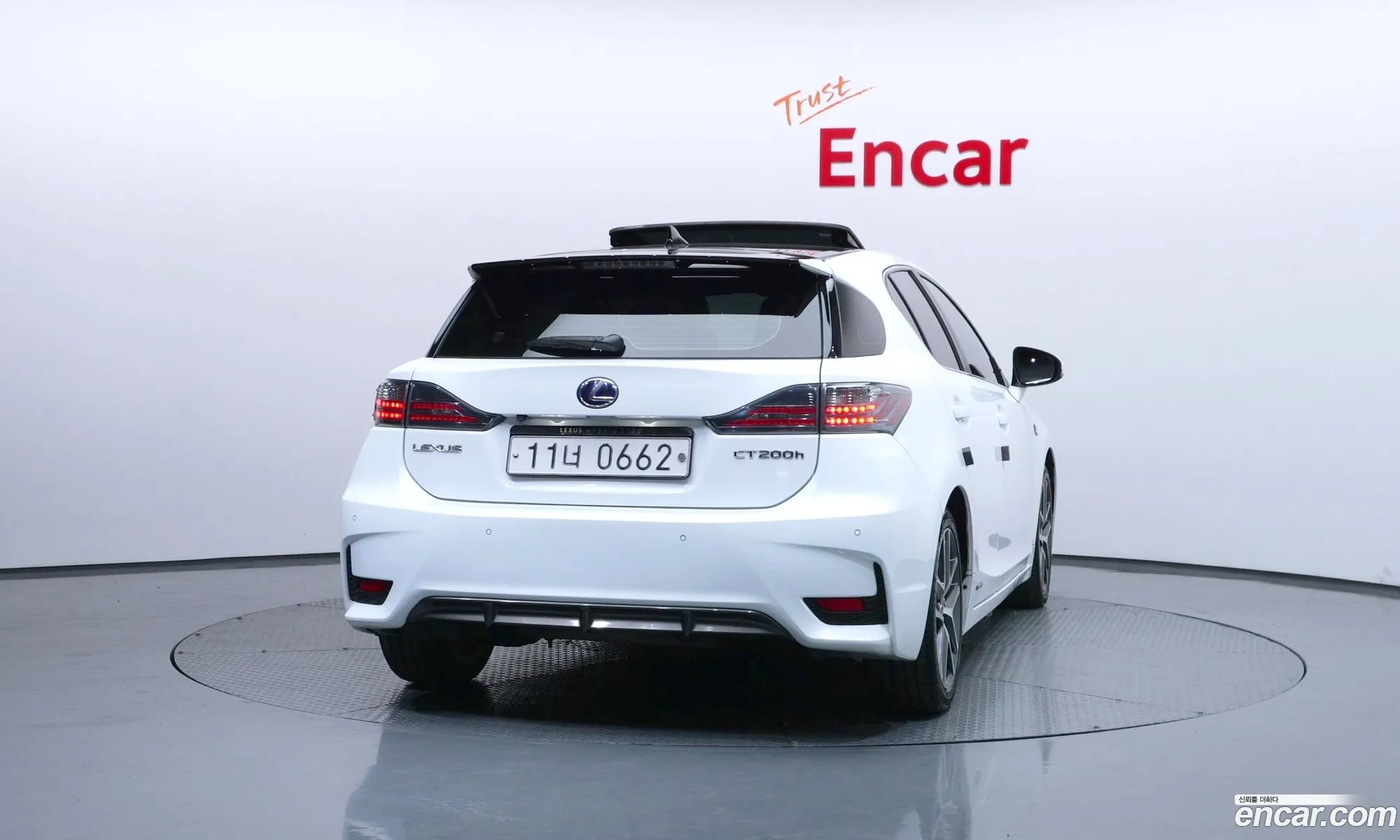 Lexus CT200h 2016 JTHKD5BH4H2281716 — 11