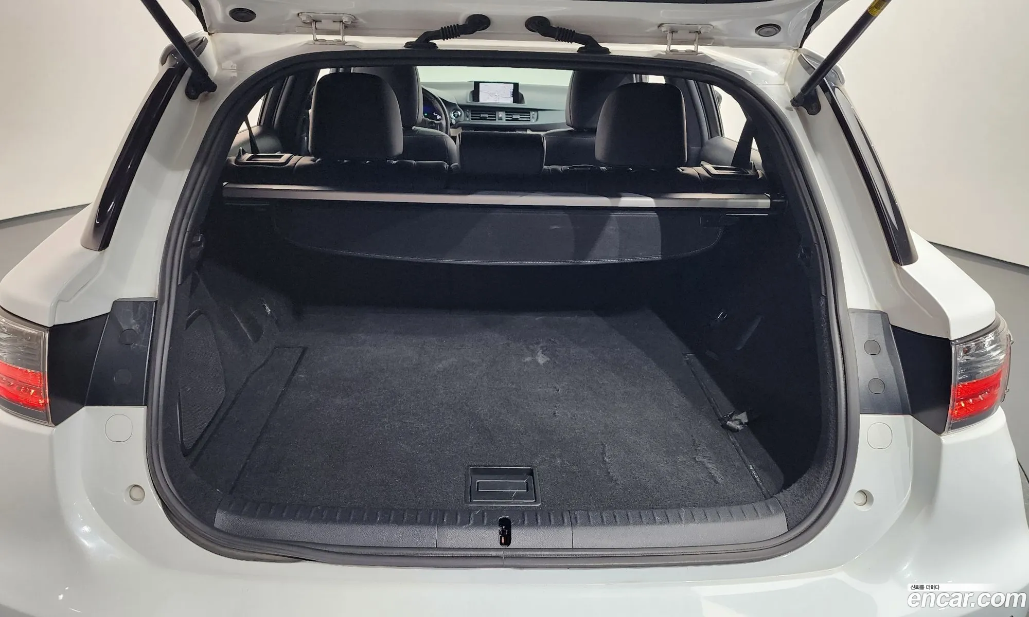 Lexus CT200h 2016 JTHKD5BH4H2281716 — 12