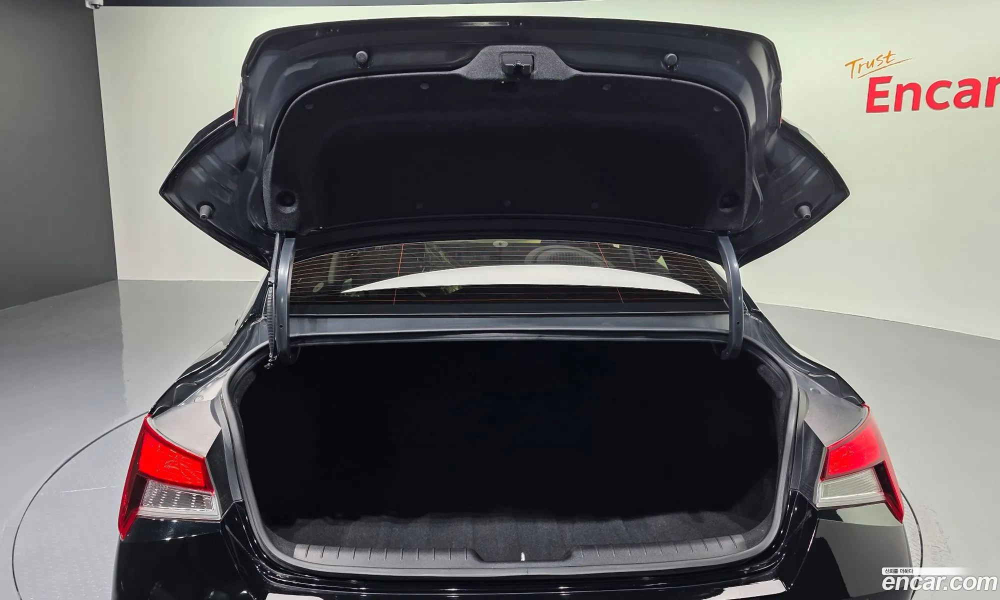 Hyundai Elantra Hybrid 2021 — 2