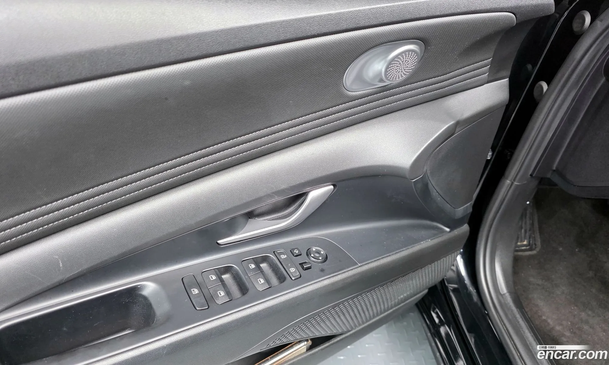 Hyundai Elantra Hybrid 2021 — 9