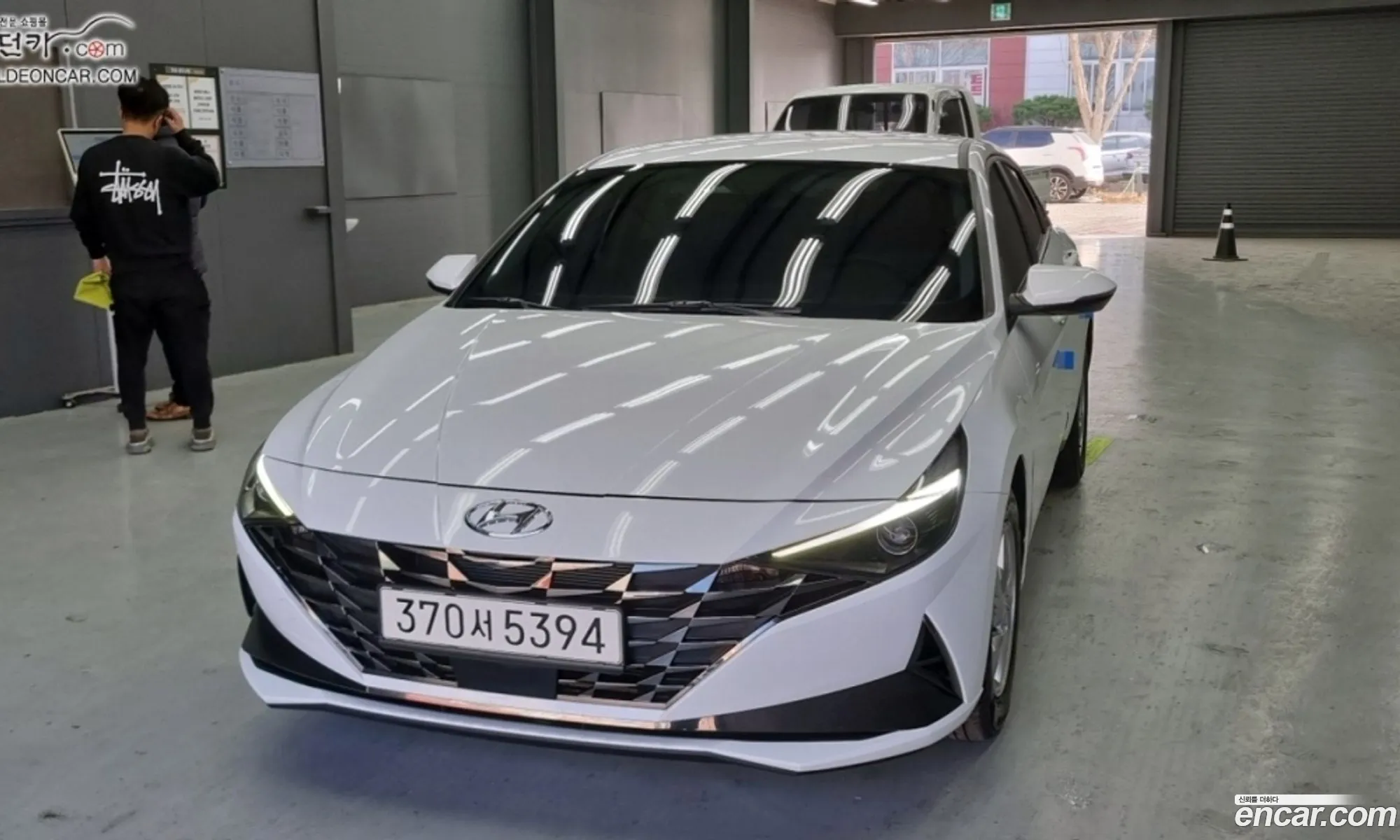 Hyundai Elantra 2021 — 17