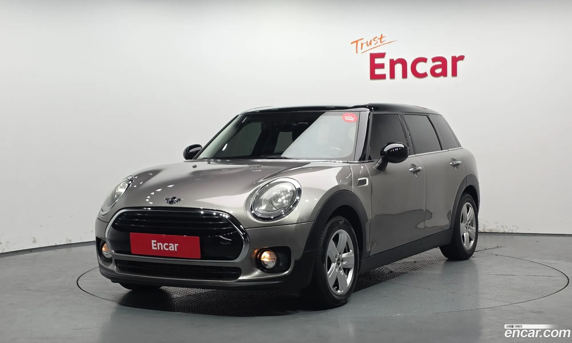 Mini Cooper Clubman 2017 WMWLN5102J2G10711 — 2
