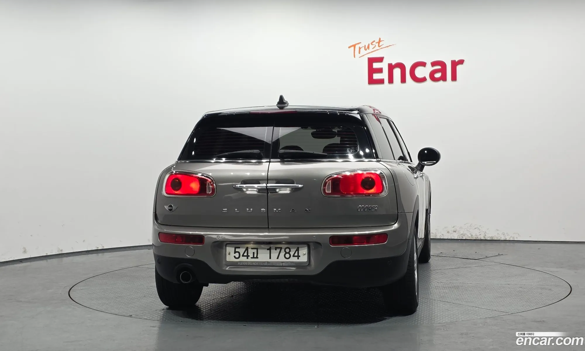 Mini Cooper Clubman 2017 WMWLN5102J2G10711 — 17