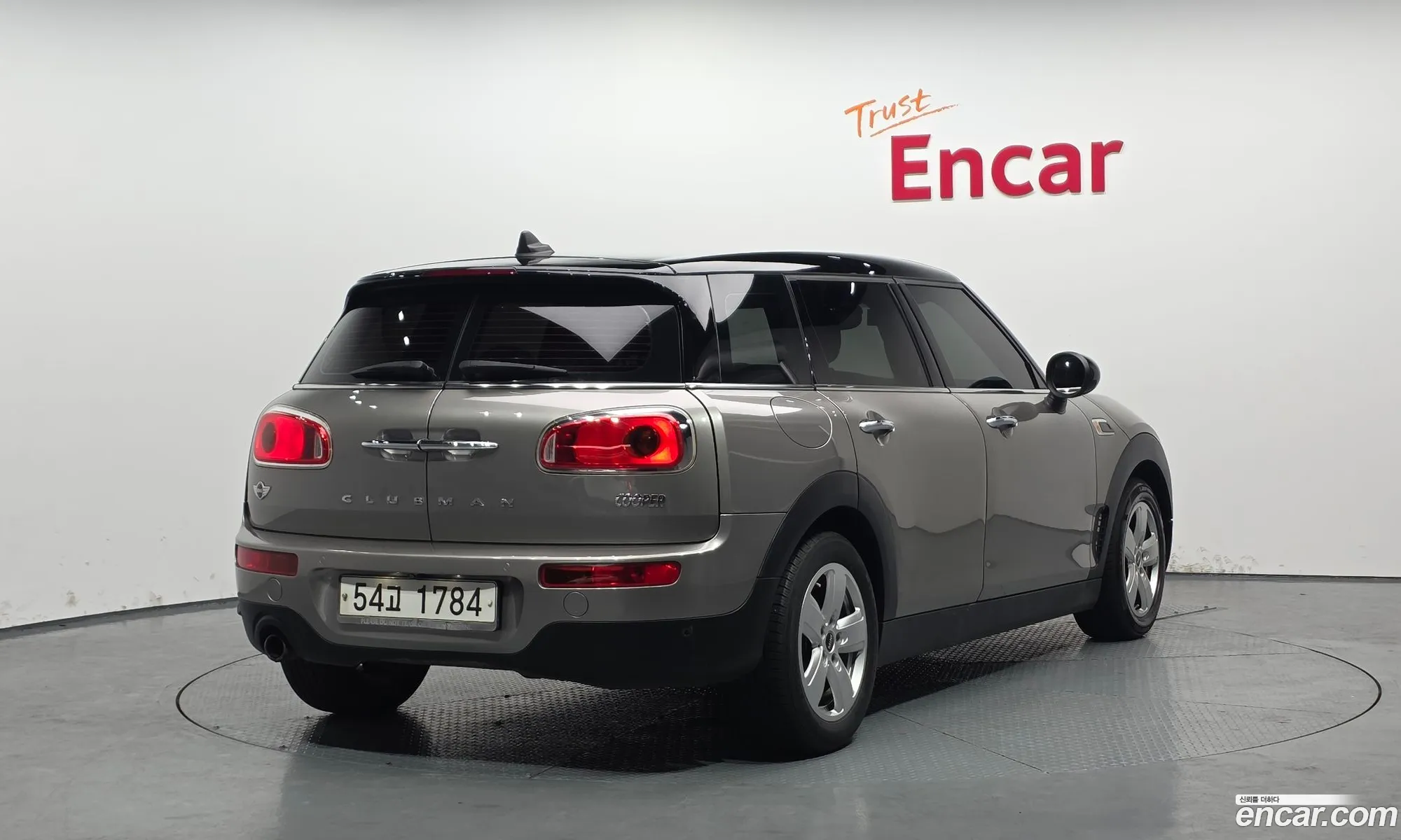 Mini Cooper Clubman 2017 WMWLN5102J2G10711 — 4