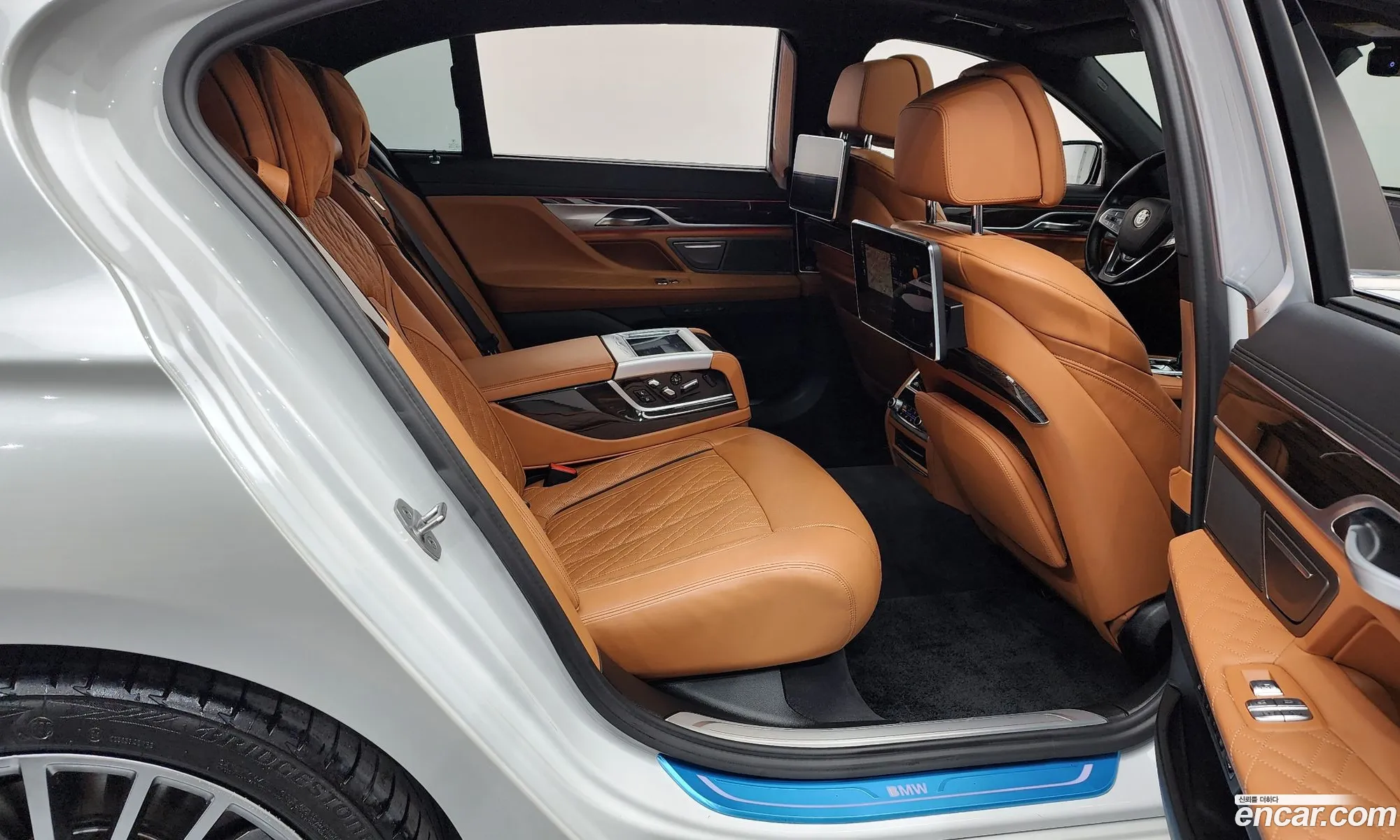 BMW 7 Series 2020 WBA7W2105MCF14762 — 27