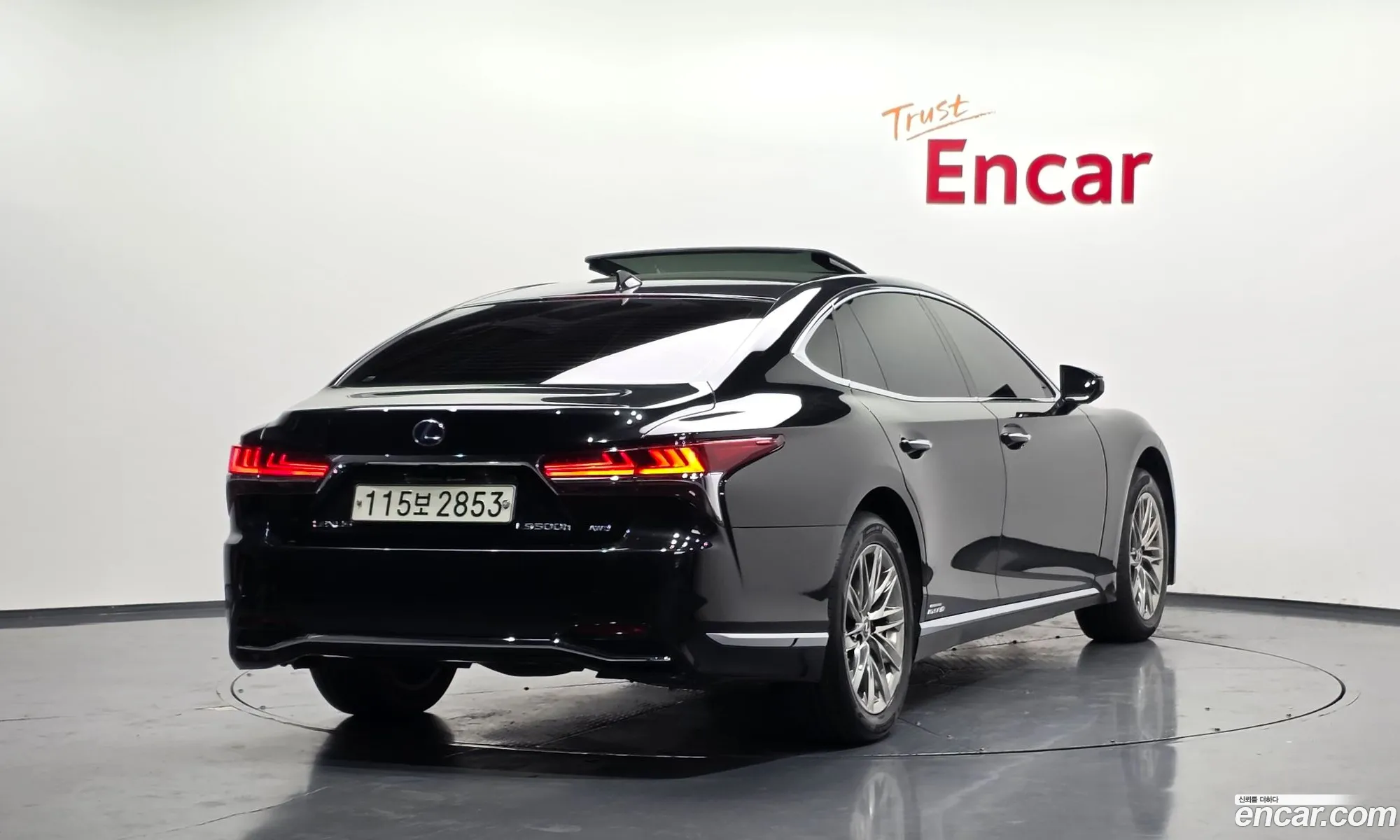 Lexus LS500h 2018 JTHCYLFF4J5000914 — 9