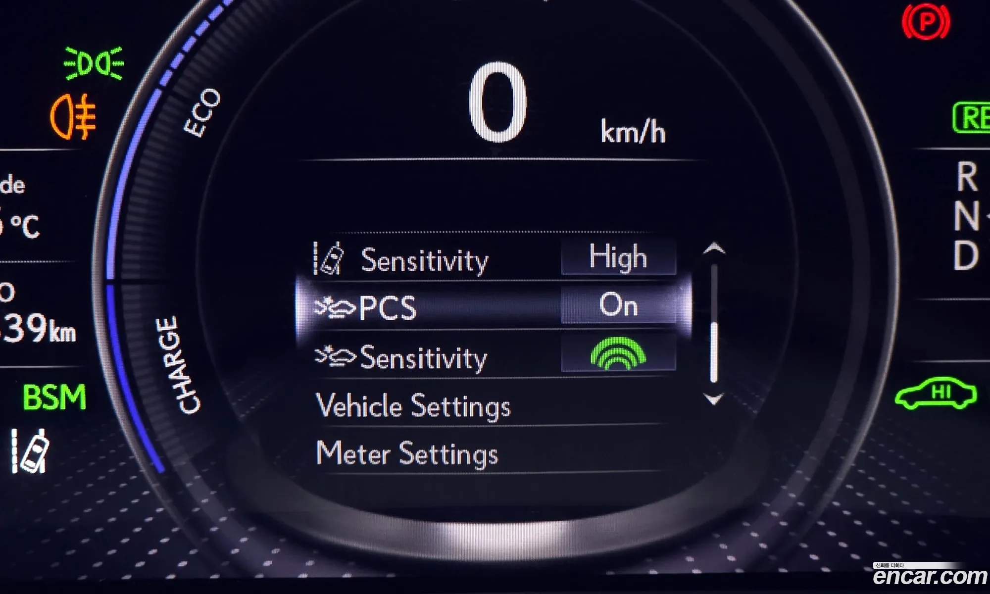 Lexus LS500h 2018 JTHCYLFF4J5000914 — 3