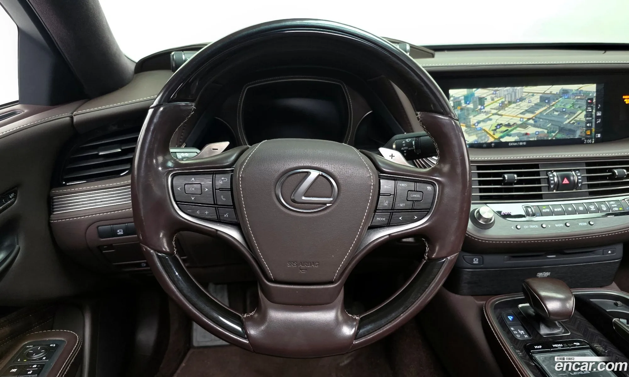 Lexus LS500h 2018 JTHCYLFF4J5000914 — 14