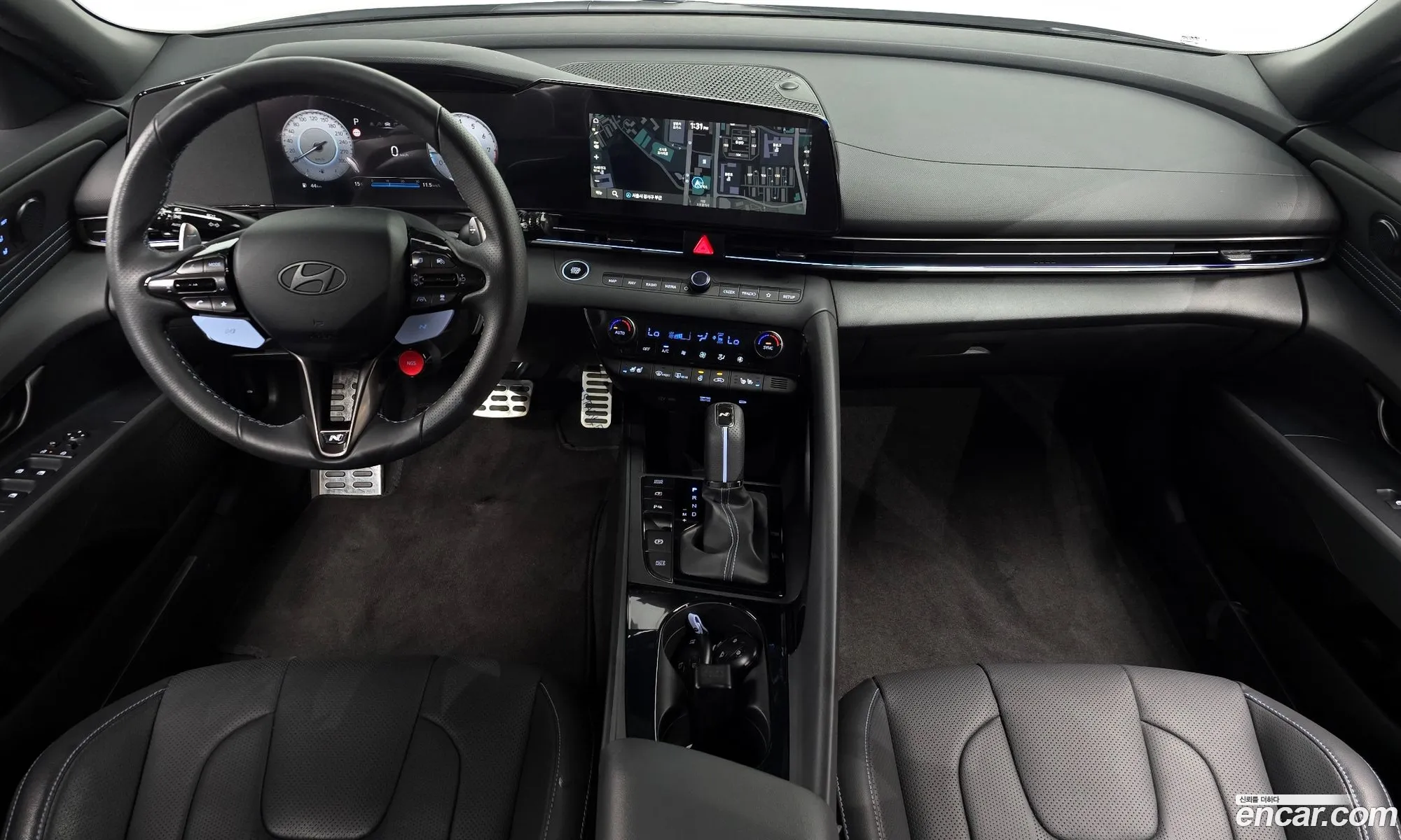 Hyundai Elantra 2025 — 16