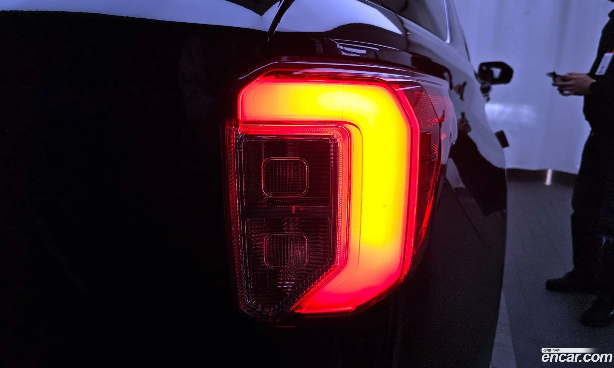 Ford Explorer 6th Gen 2019 1FMSK8FH6LGA86744 — 20