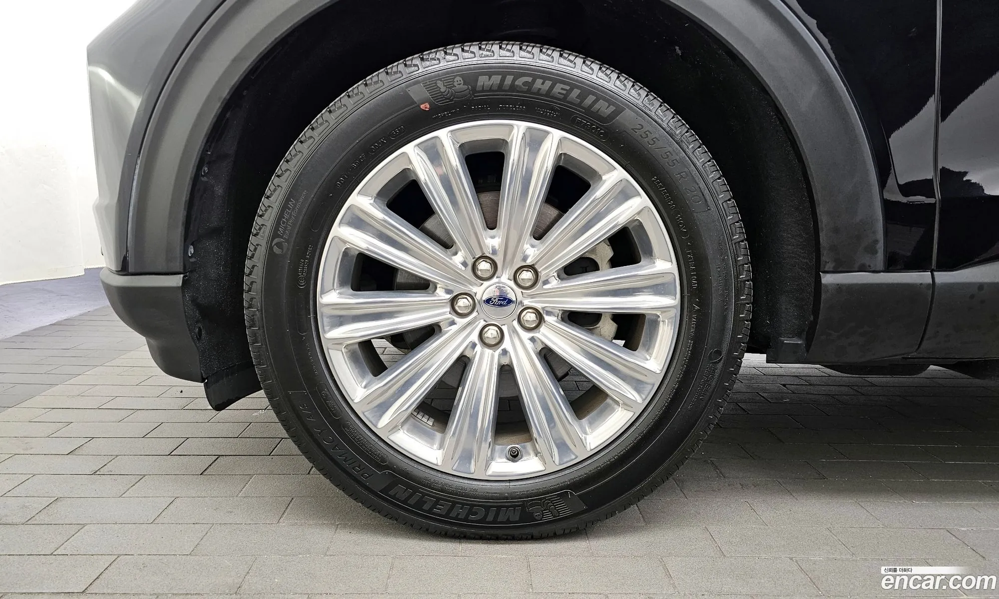 Ford Explorer 6th Gen 2019 1FMSK8FH6LGA86744 — 3