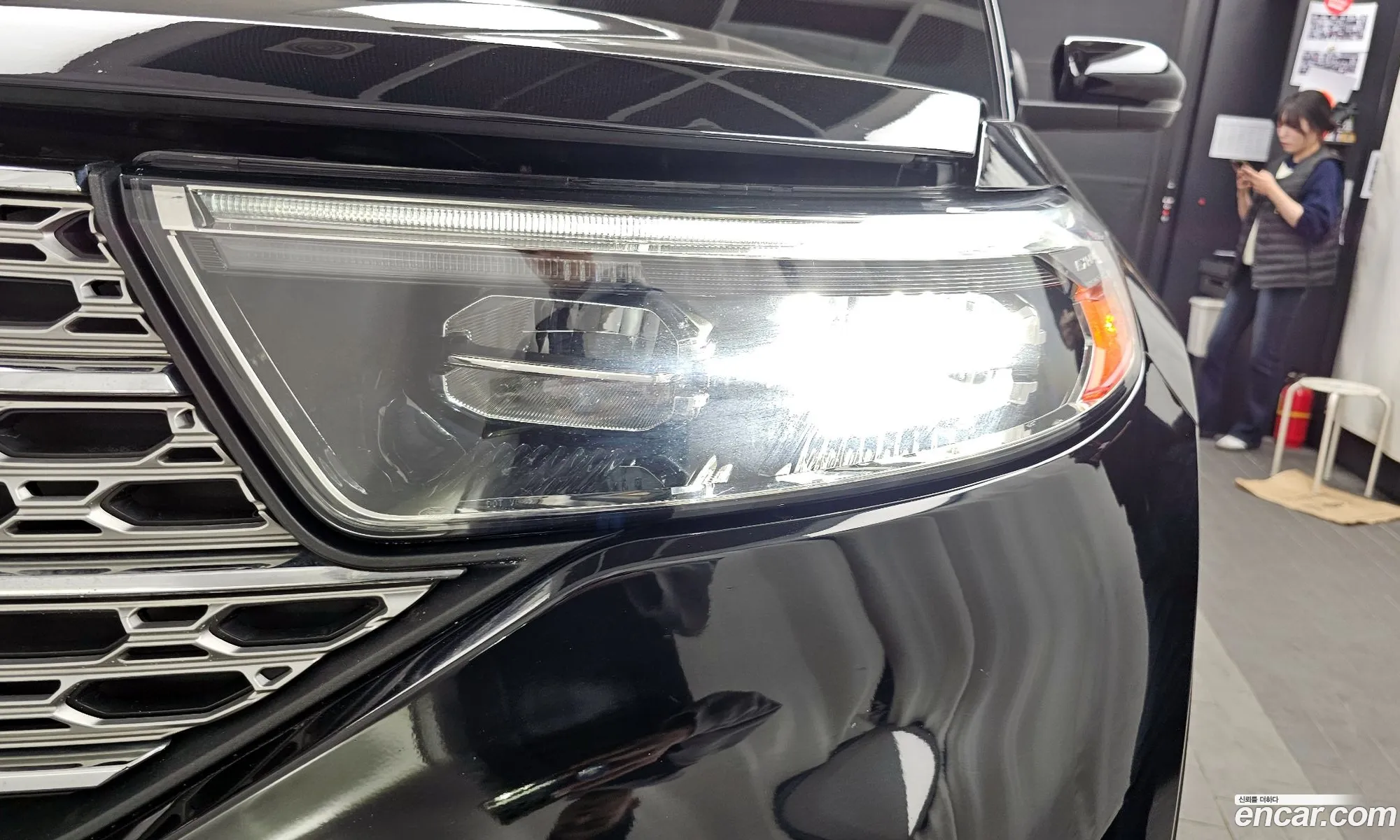 Ford Explorer 6th Gen 2019 1FMSK8FH6LGA86744 — 17