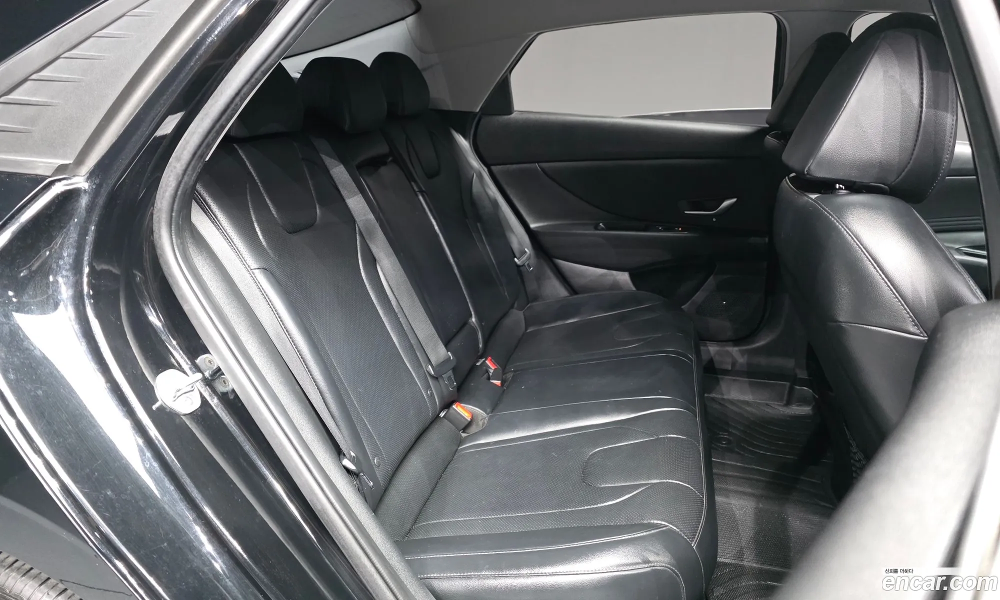 Hyundai Elantra Hybrid 2020 — 10
