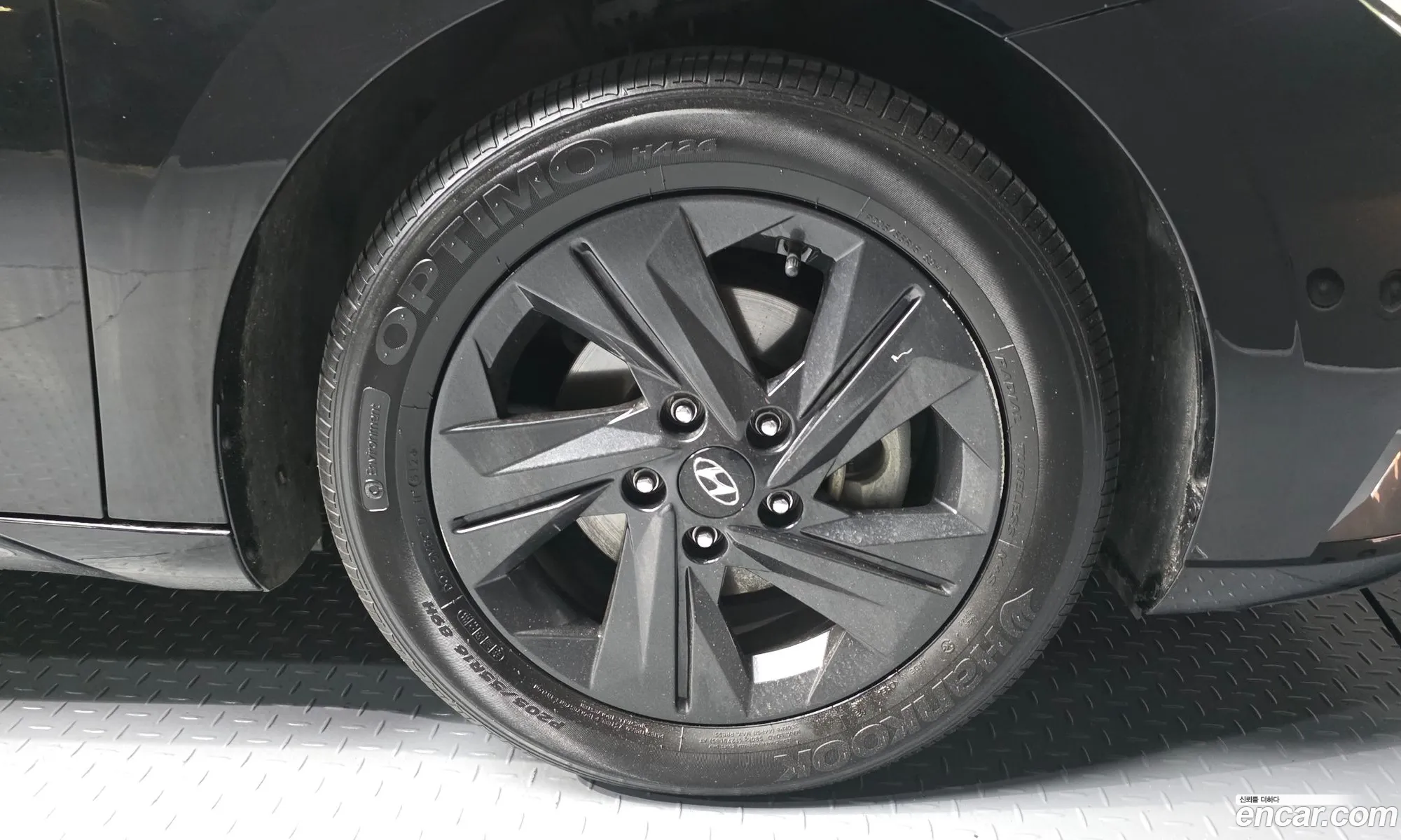 Hyundai Elantra Hybrid 2020 — 19