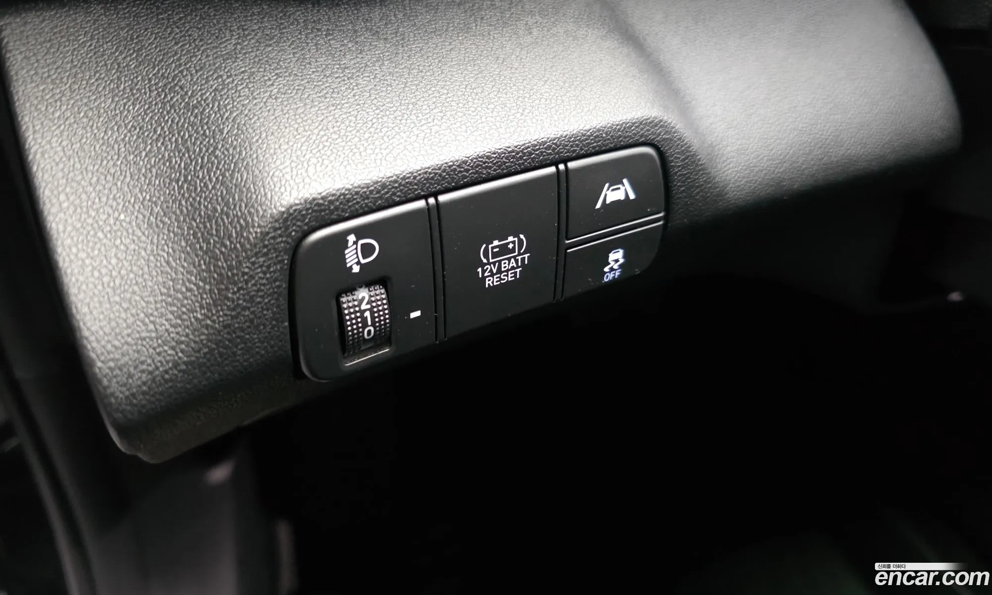Hyundai Elantra Hybrid 2020 — 14