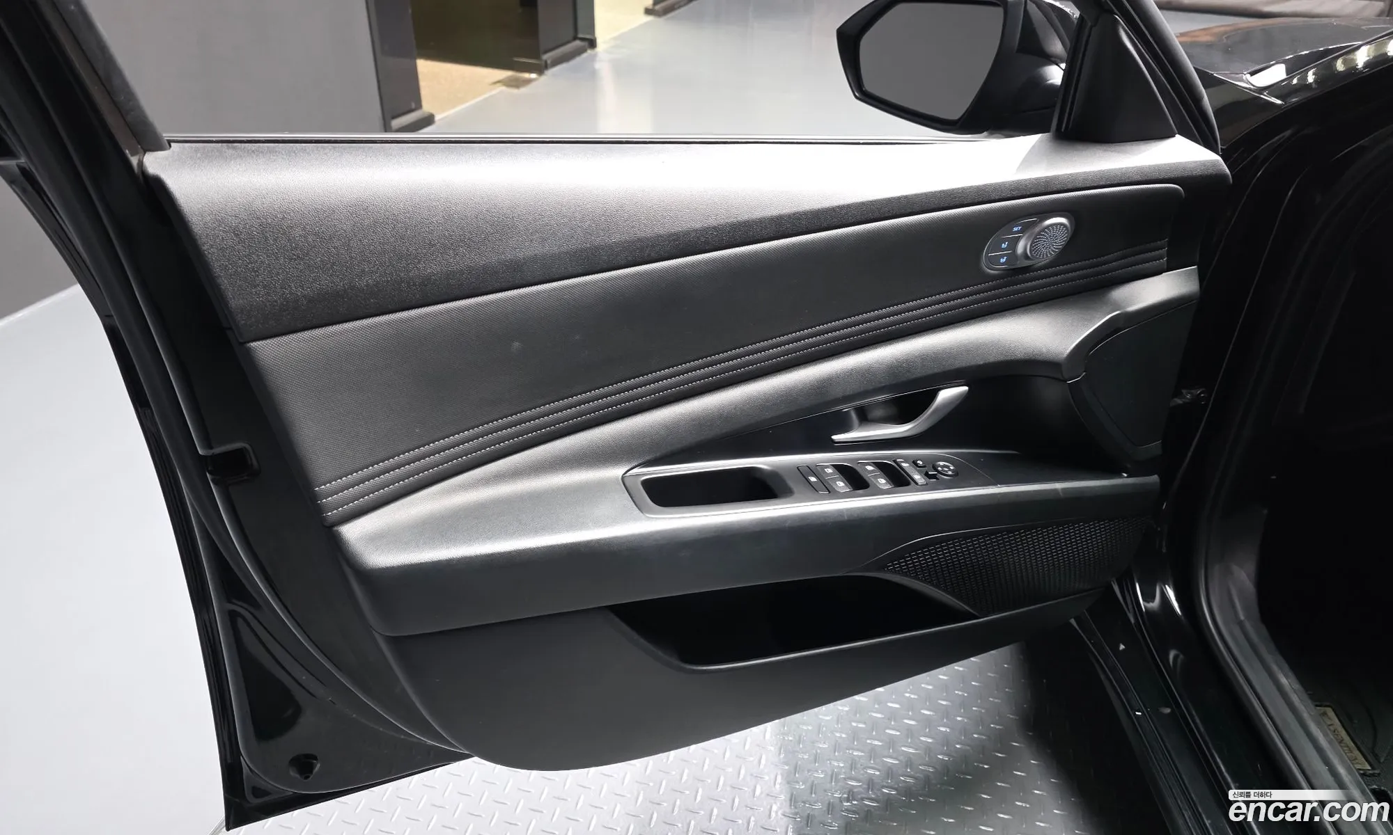 Hyundai Elantra Hybrid 2020 — 8