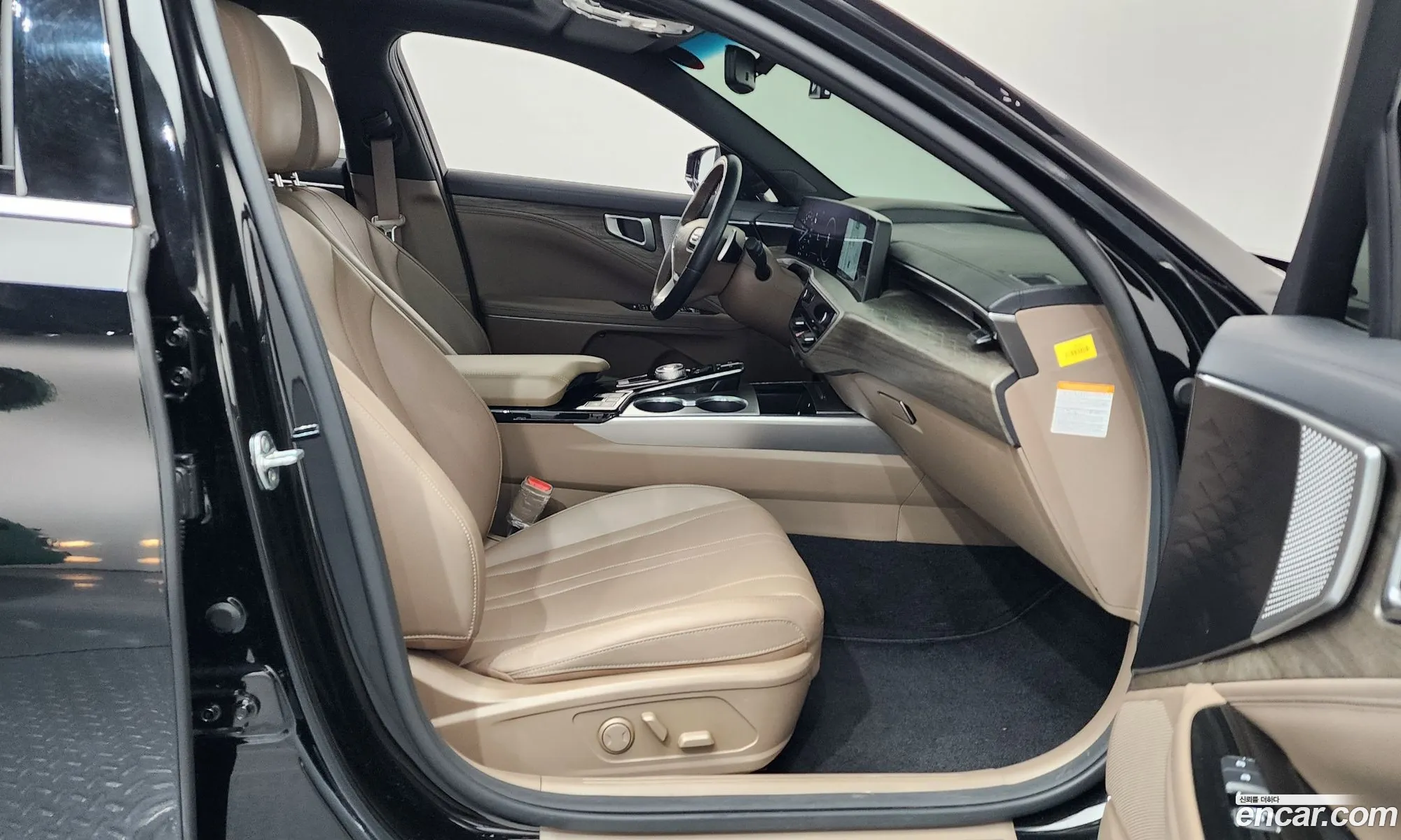 Kia K8 Hybrid 2022 — 11