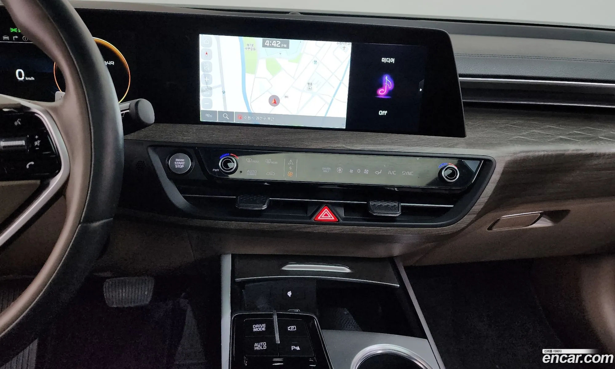 Kia K8 Hybrid 2022 — 35