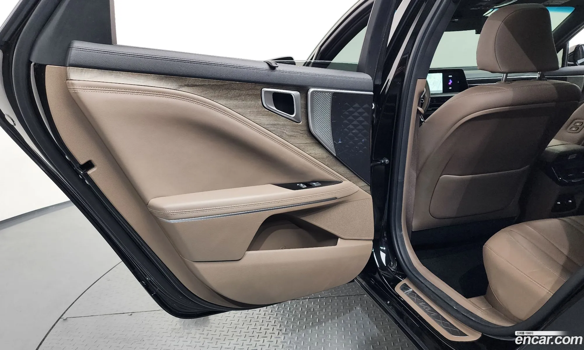 Kia K8 Hybrid 2022 — 33