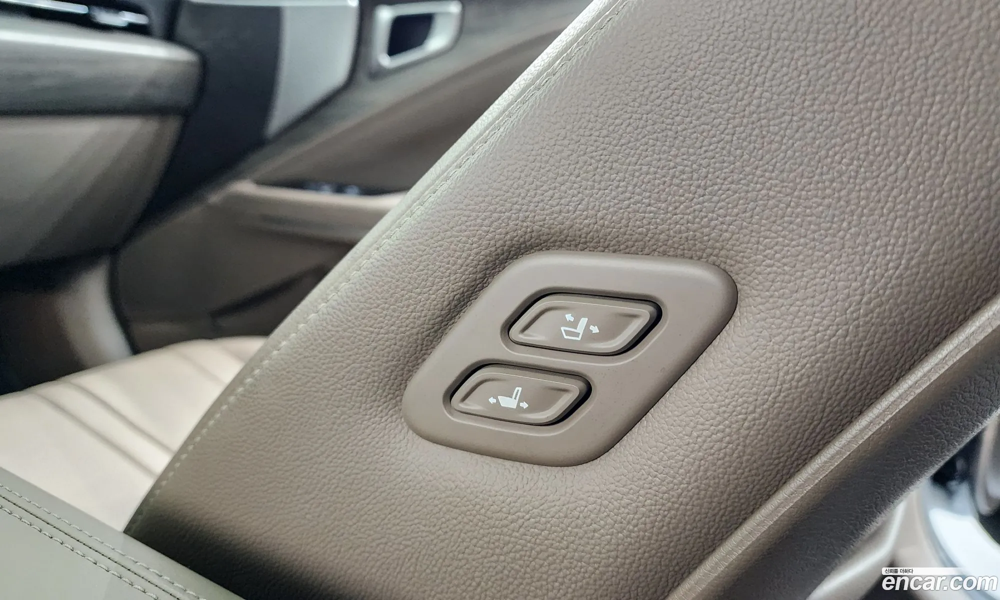 Kia K8 Hybrid 2022 — 29