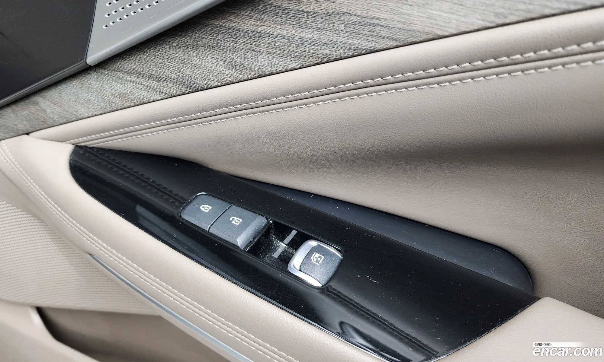 Kia K8 Hybrid 2022 — 15