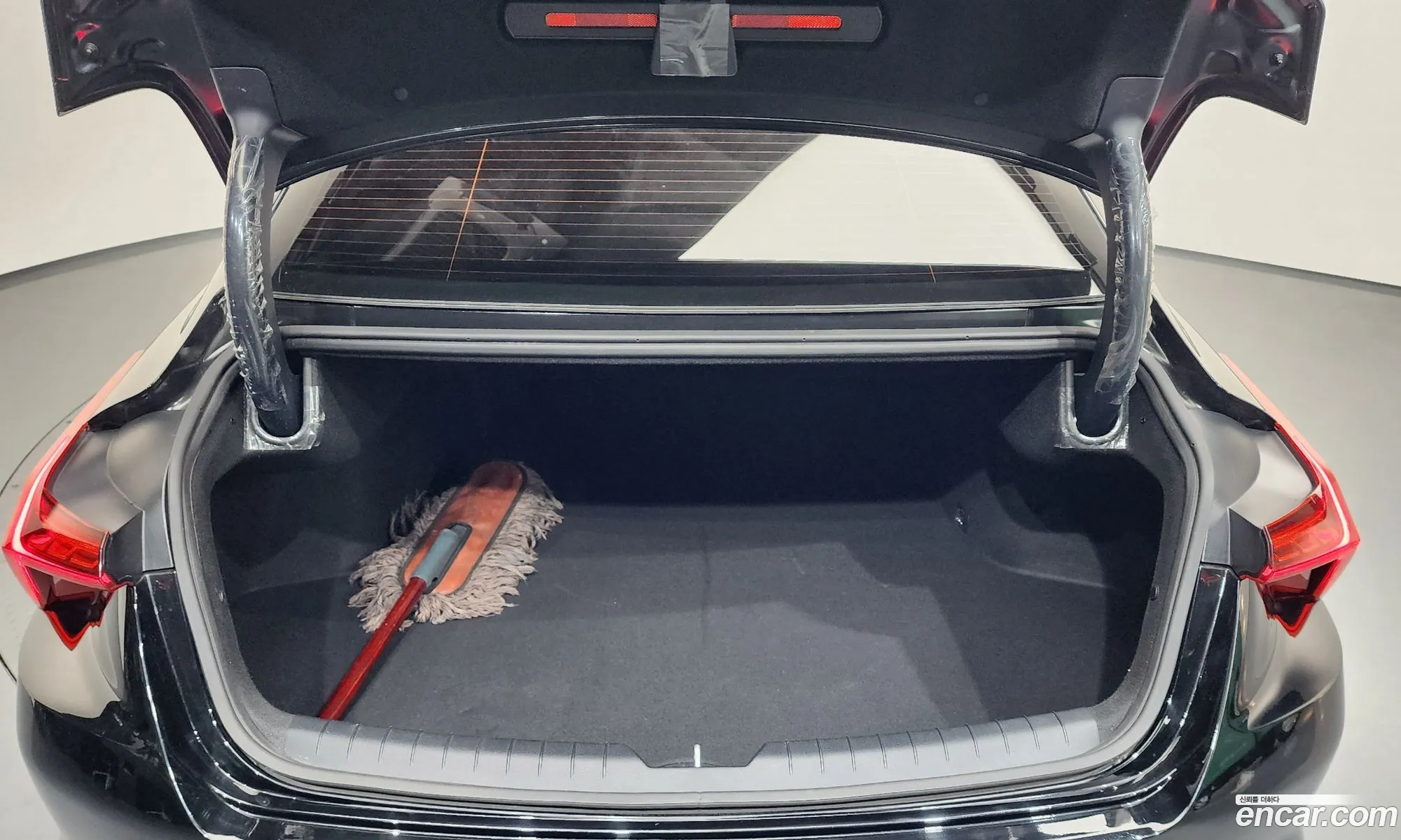 Kia K8 Hybrid 2022 — 26