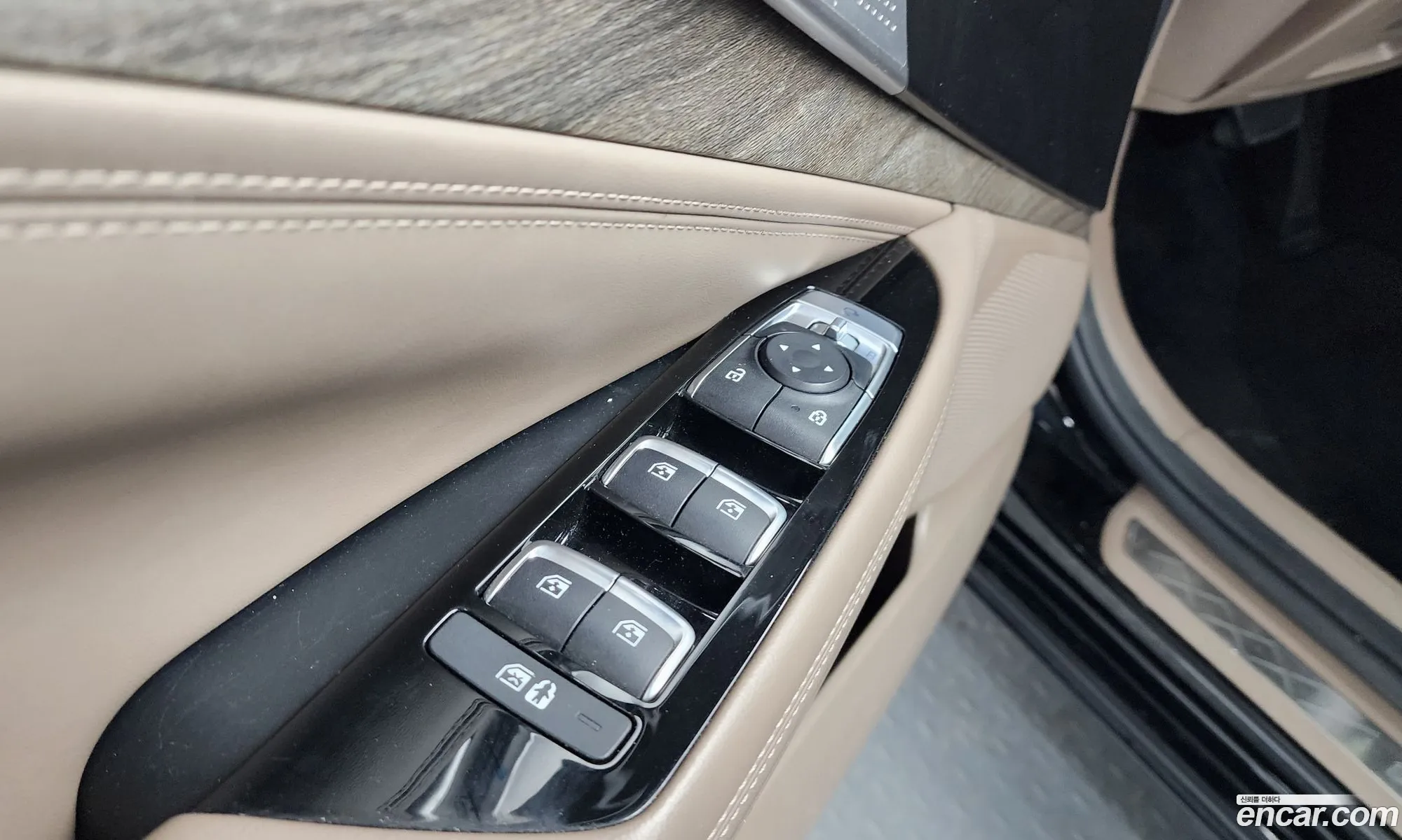 Kia K8 Hybrid 2022 — 8