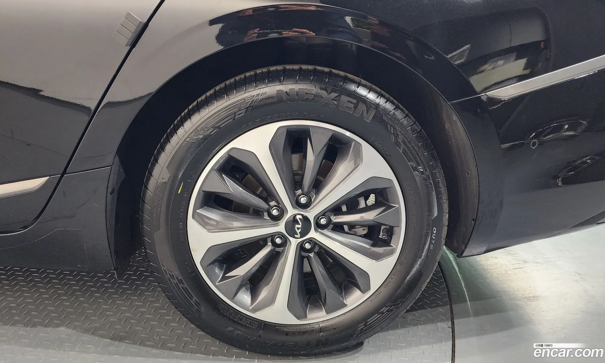 Kia K8 Hybrid 2022 — 23