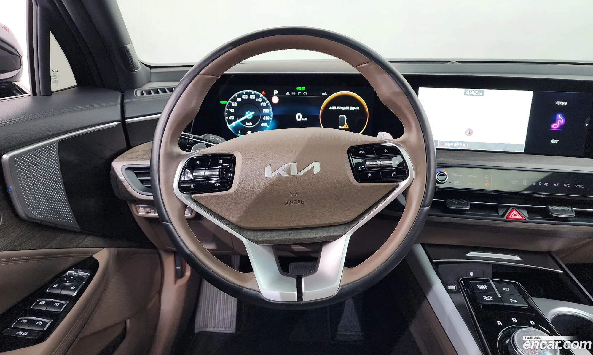 Kia K8 Hybrid 2022 — 7