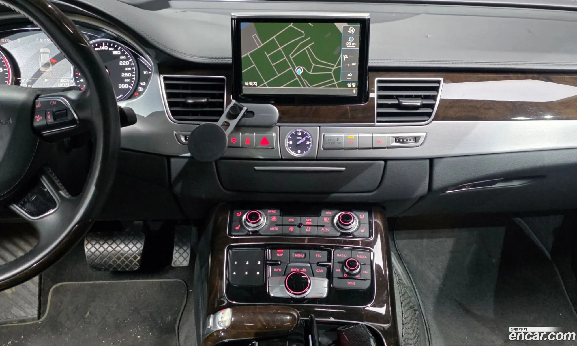 Audi A8 2015 WAUZZZ4H0FN036362 — 19