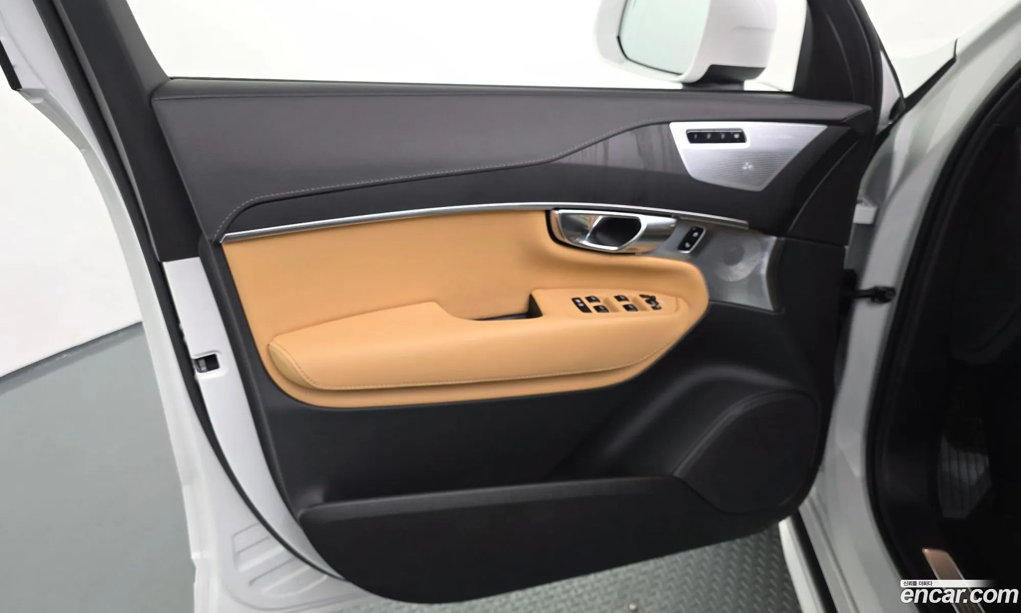Volvo XC90 2025 YV1LF062666666666 — 21