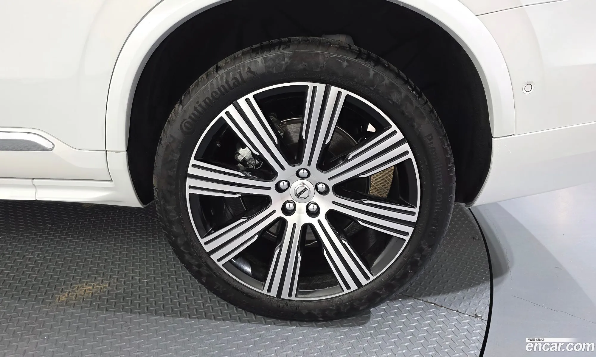 Volvo XC90 2025 YV1LF062666666666 — 22