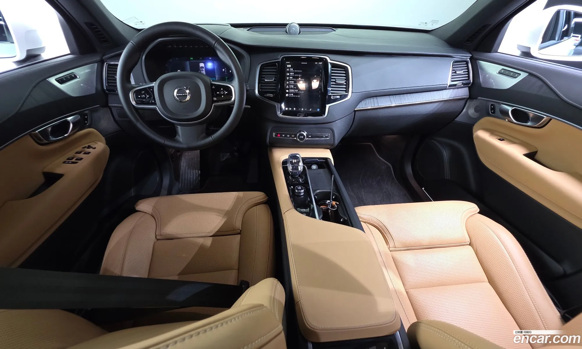 Volvo XC90 2025 YV1LF062666666666 — 24