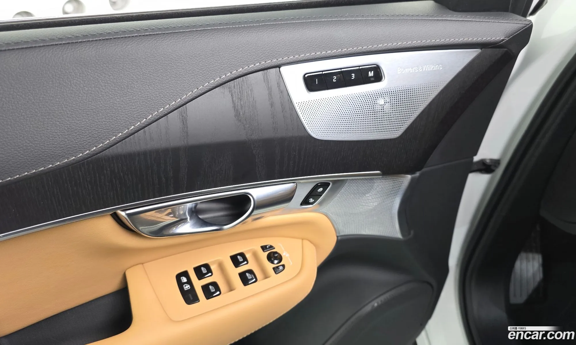 Volvo XC90 2025 YV1LF062666666666 — 18