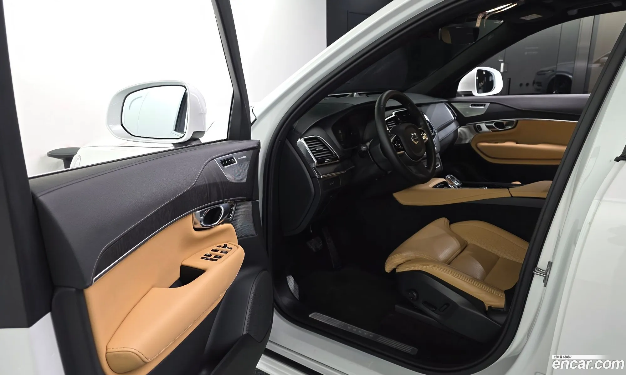 Volvo XC90 2025 YV1LF062666666666 — 27