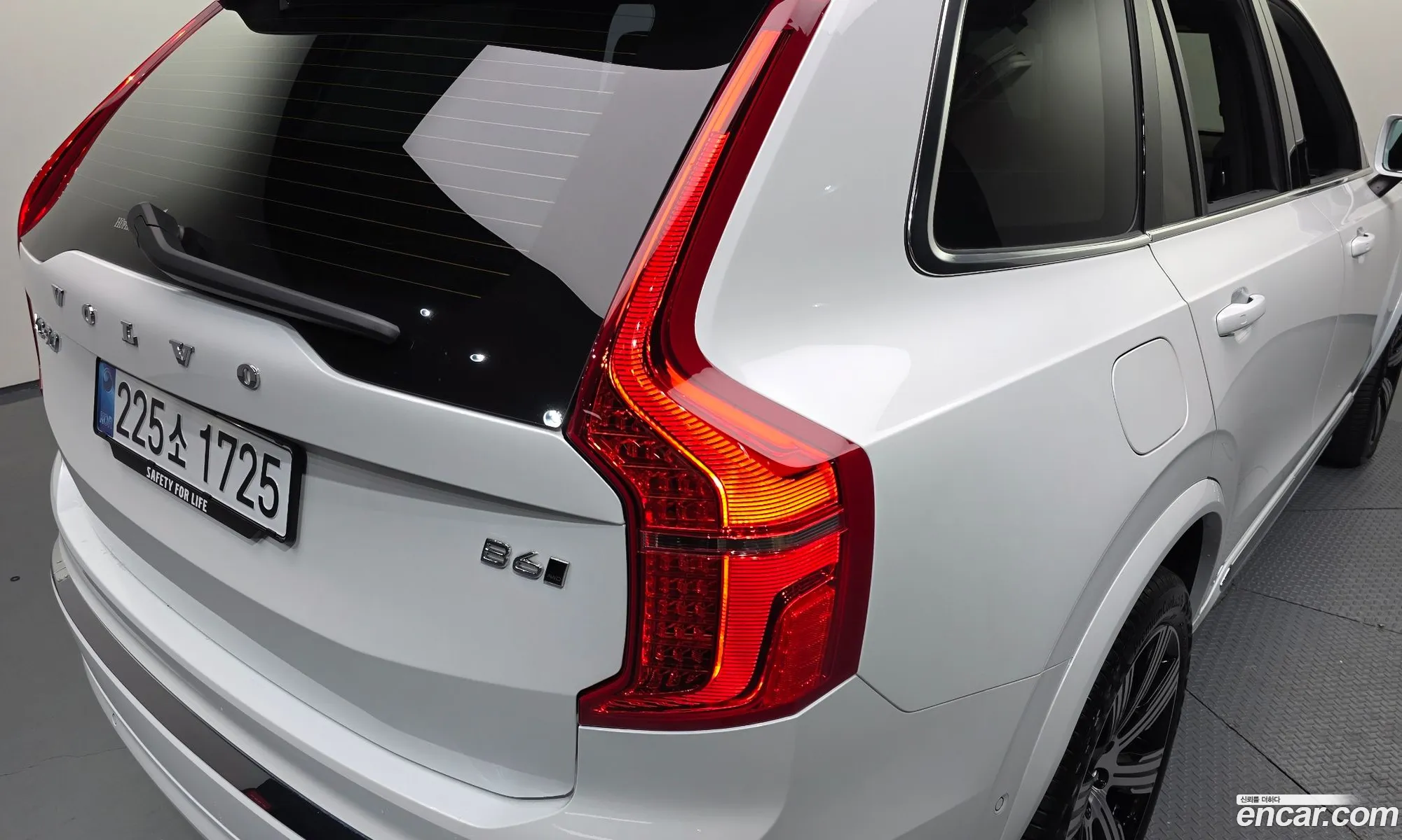 Volvo XC90 2025 YV1LF062666666666 — 25