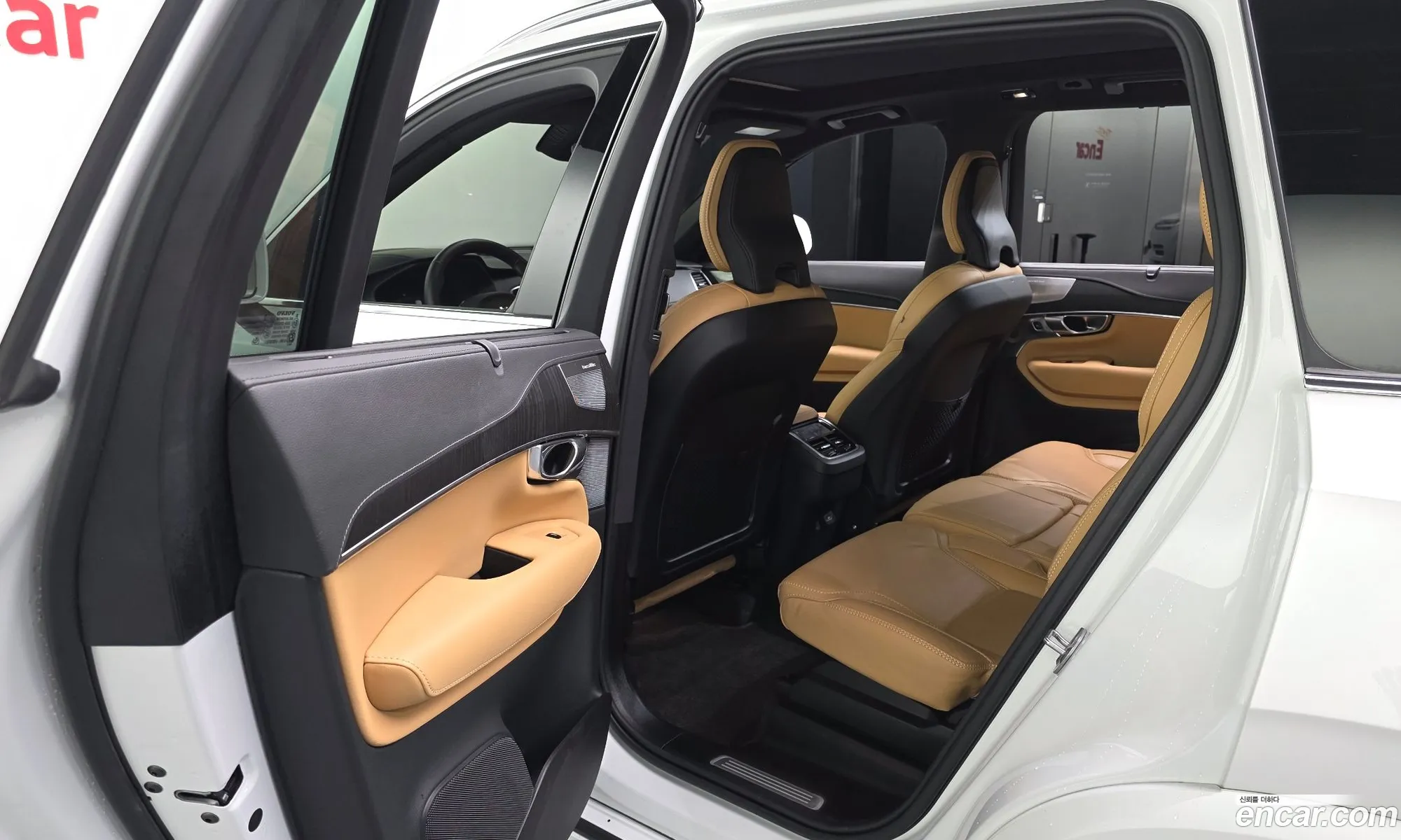 Volvo XC90 2025 YV1LF062666666666 — 9